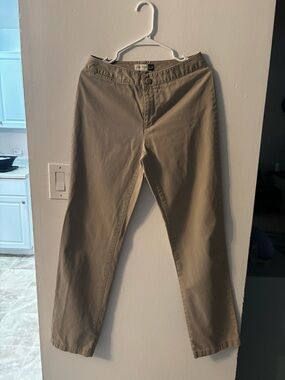 GAP Khaki Pants - Classic Fit